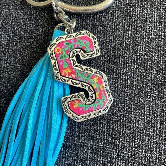 FLORAL MEADOWS 'S' INITIAL TASSEL KEYCHAIN - Picture 2 of 3